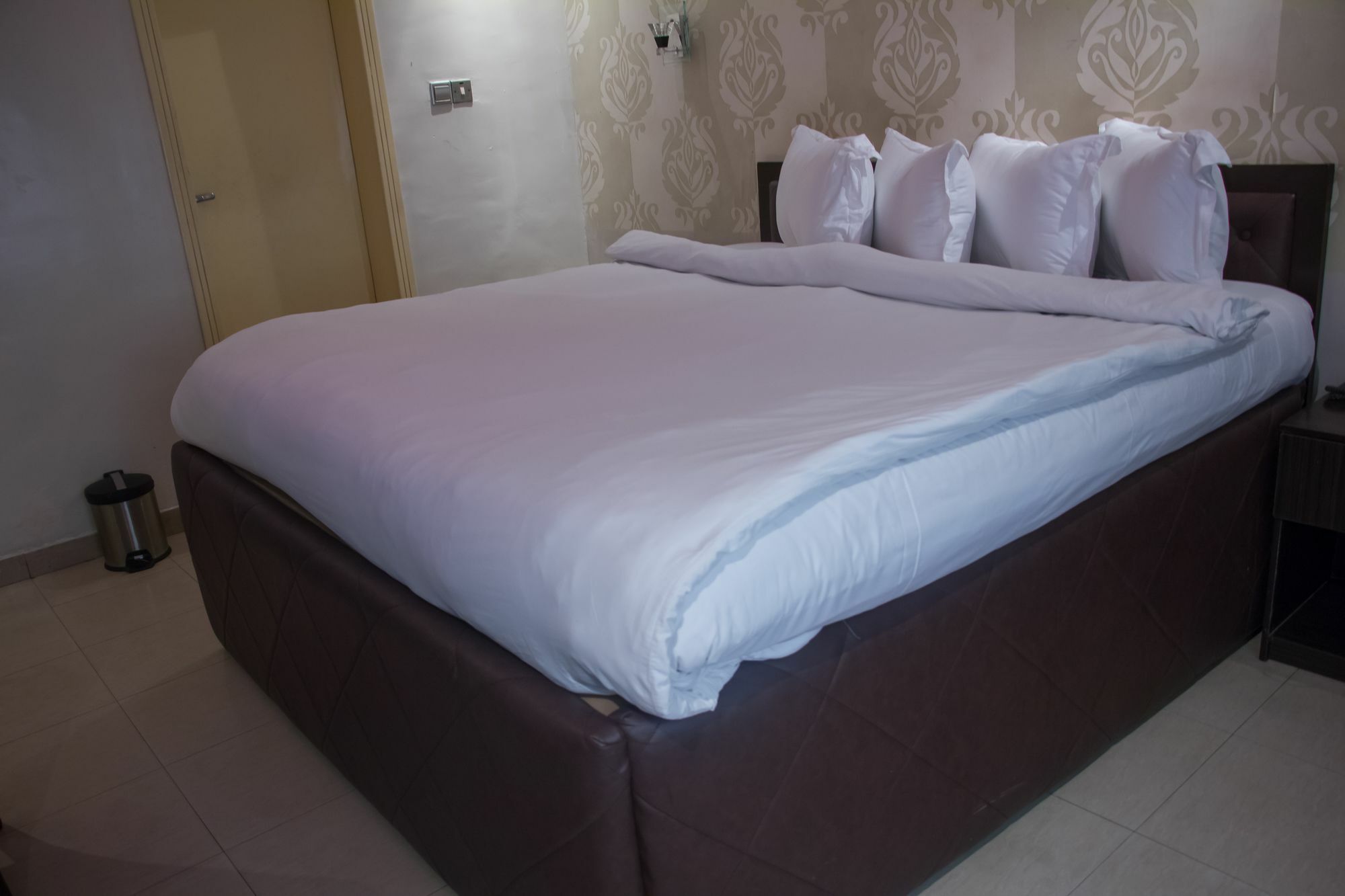 لاغوس Dv8 Hotel المظهر الخارجي الصورة